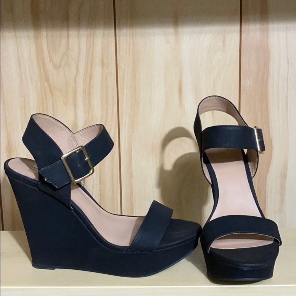 Black Wedges Size 7.5